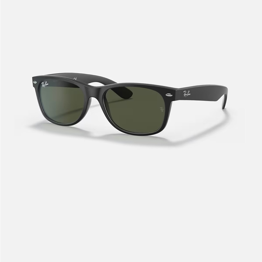 Ray-Ban New Wayfarer in matte black